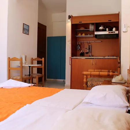 Hotel Alia Kamari (Santorini)