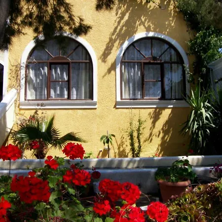 Alia 3* Kamari (Santorini)