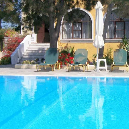 Hotel Alia Kamari (Santorini)