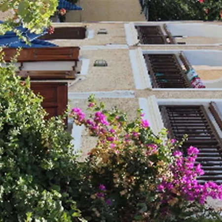 Alia Hotel Kamari (Santorini)