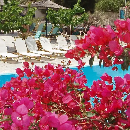 Alia Kamari (Santorini)