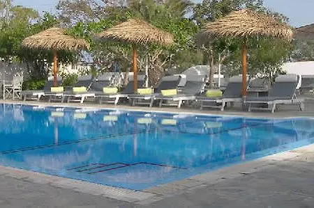 Hotel Alia Kamari (Santorini)