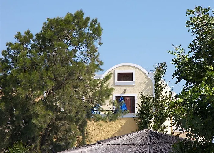 Alia 3* Kamari (Santorini)