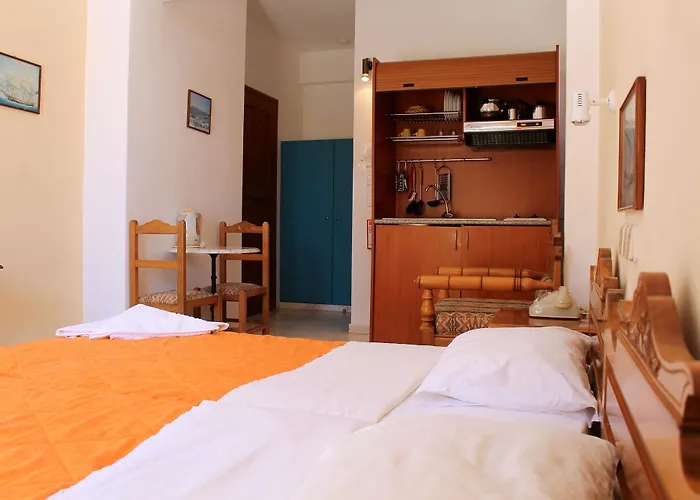 Hotel Alia Kamari (Santorini)