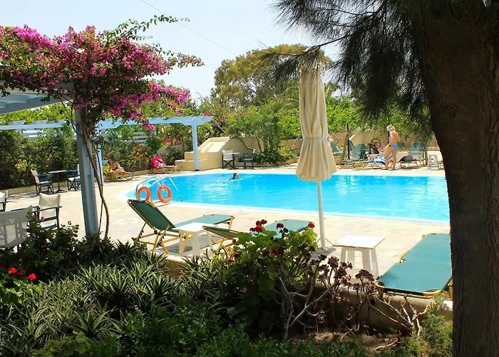 Hotel Alia Kamari (Santorini)