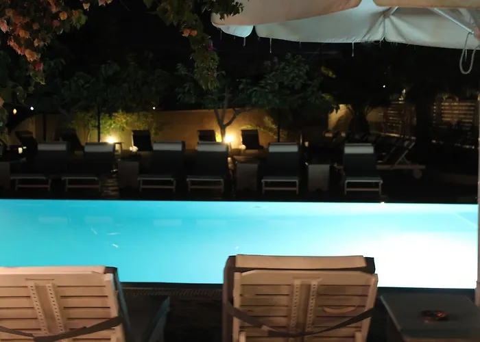 Alia Hotel Kamari (Santorini)